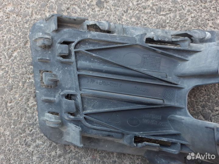 Накладка противотуманой фары фольваген тигуан 1