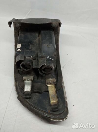 Стоп сигнал правый Toyota Estima Lucida