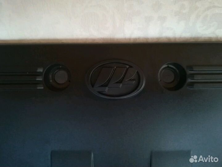 Декоративная крышка на двс Х-60 лифан