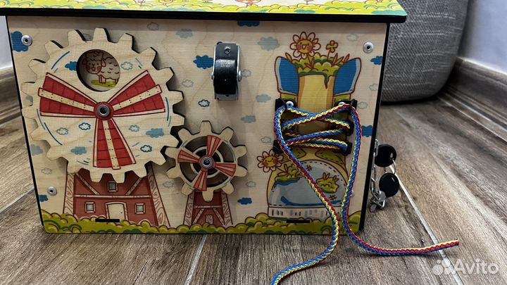 Бизиборд домик (бизидом) развивающий комплекс