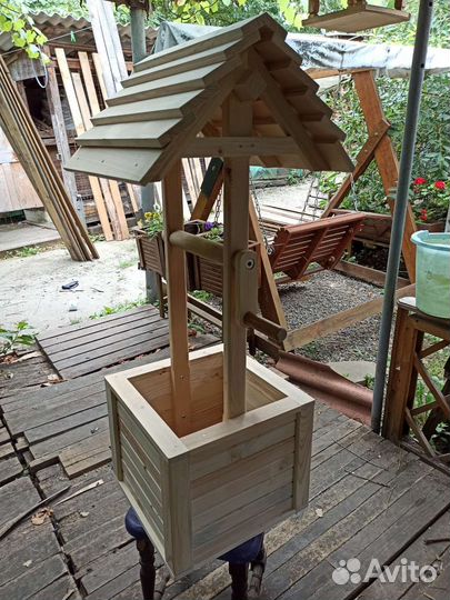 Декоративный колодец