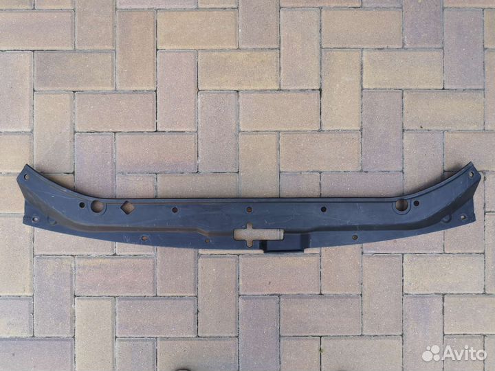 Накладка (кожух) замка капота Kia Sportage 2 04-10