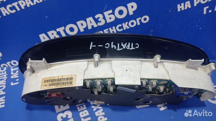 Панель приборов Dodge Stratus седан 1998