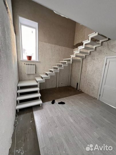 Лестница на второй этаж без сварочных работ