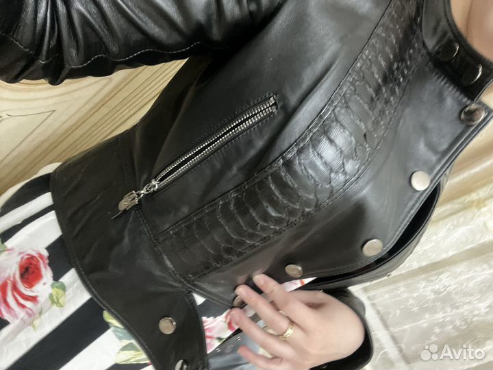 Куртка кожаная женская размер s'm