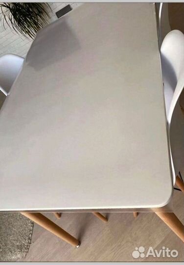 Прозрачная пленка на кухонный стол