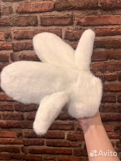 Шуба белая с варежками