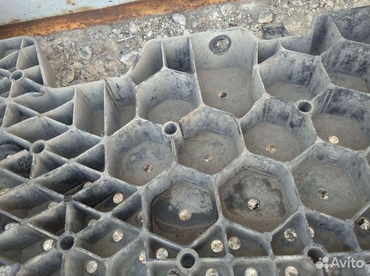 Защита переднего бампера Nissan Serena C26