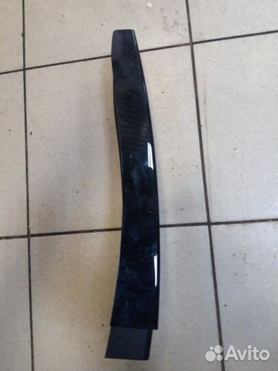 Накладка средней стойки наружняя правая Volkswagen