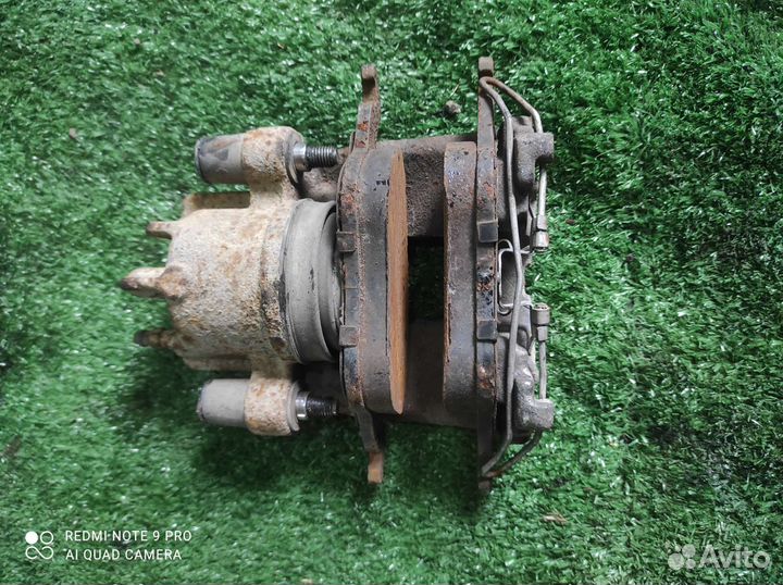 Передний левый суппорт Ford Focus 1