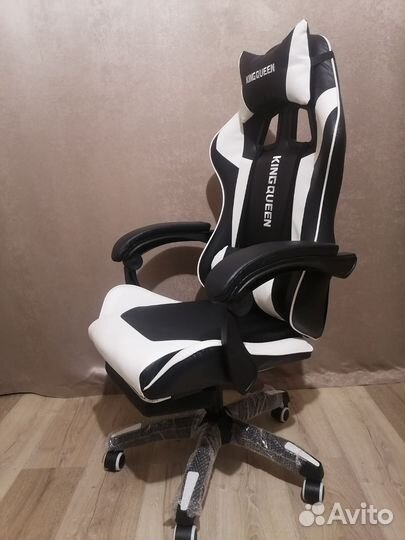 Кресло компьютерное новое с массажем и аттоманкой