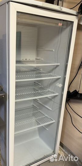 Холодильная витрина бу