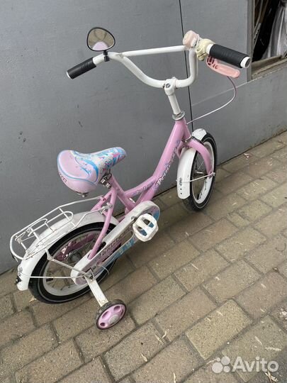 Велосипед для девочки от 3 лет (колеса на 14 )