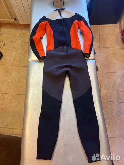 Гидрокостюм