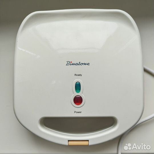 Сэндвичница Вinatone ST-555