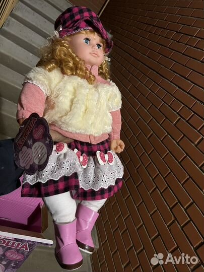 Интерактивная кукла Ксюша