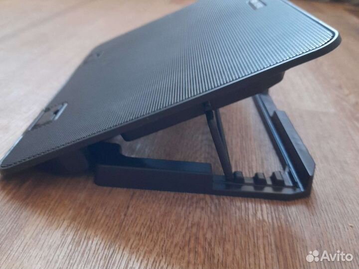 Подставка с охлаждением