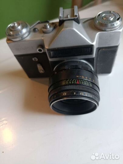 Пленочный фотоаппарат зенит