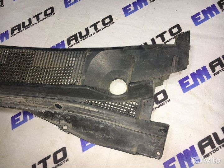 Решетка стеклоочистителя левая Митсубиси Лансер 9