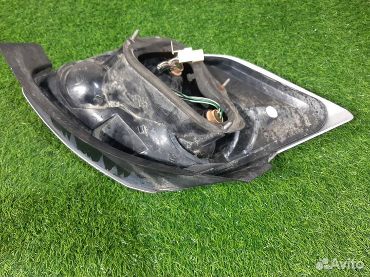 Фонарь правый на Toyota Matrix