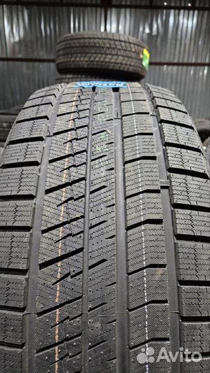 Rotalla Setula W-Race S360 235/50 R21 101T