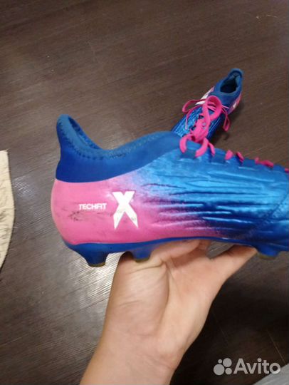 Футбольные бутсы adidas