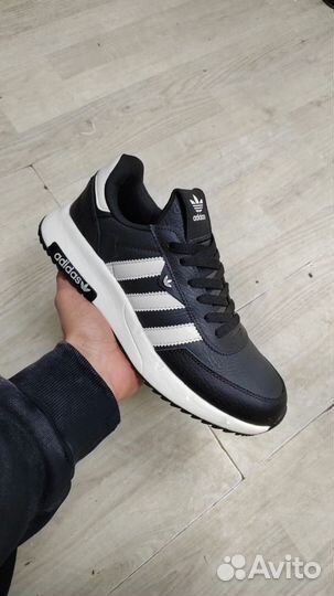 Кроссовки adidas 42