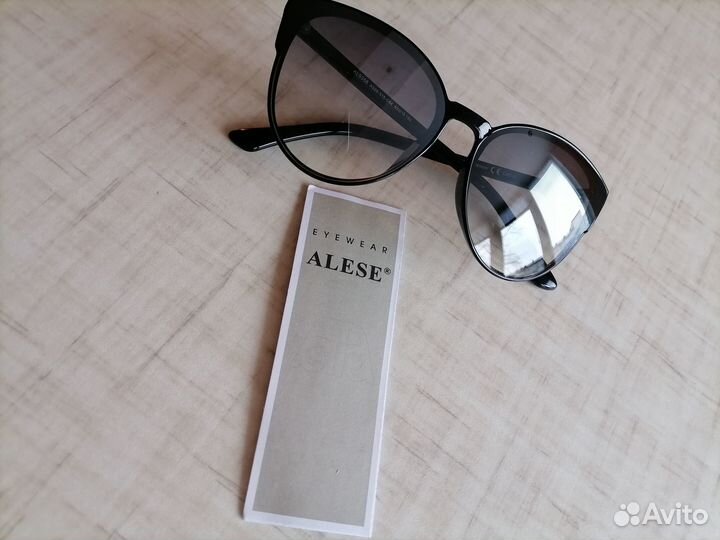 Солнцезащитные очки женские новые