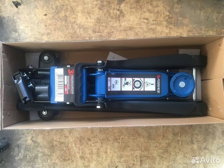 Домкрат подкатной Forsage 3т