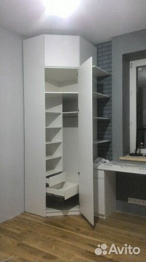 Стол встроенный