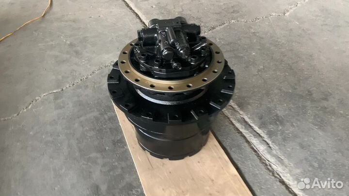 Бортовая (Редуктор хода) Хитачи 240-3 с мотором