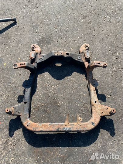 Подрамник передний передний Opel Astra H хетчбэк