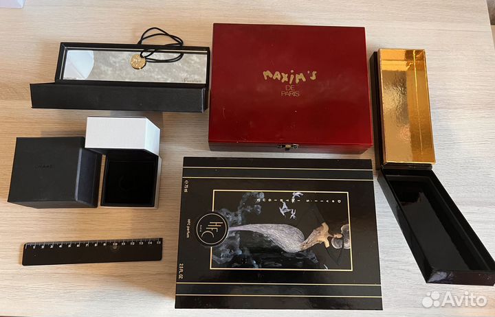 Коробка от парфюмерия косметика ювелирка украшения