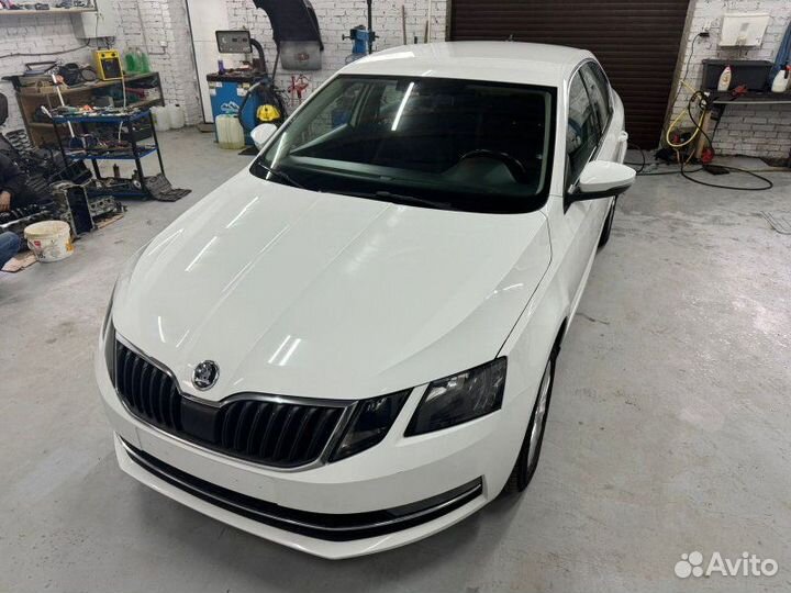 Подушка/опора двигателя левая Skoda Octavia A7 1.6