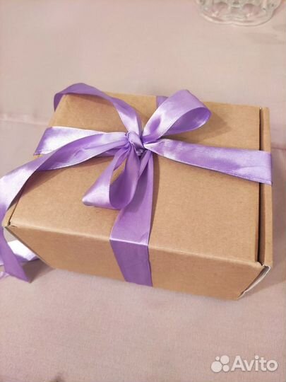 Подарочная коробка