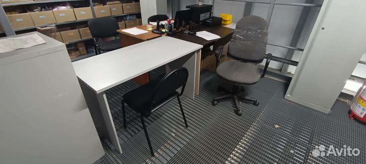 Стол, стул, шкаф