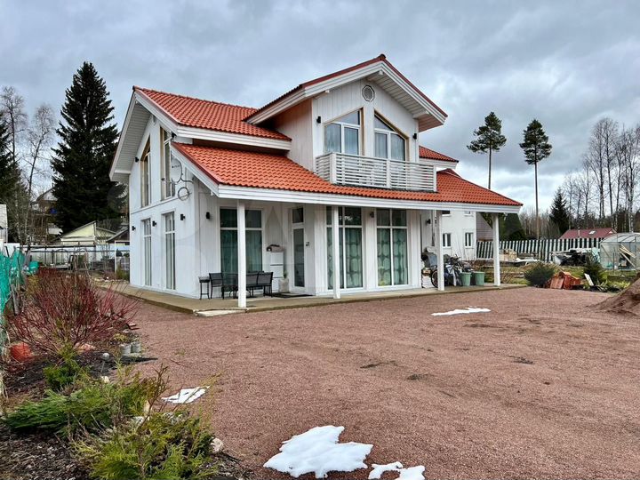 Дом 178 м² на участке 10 сот.