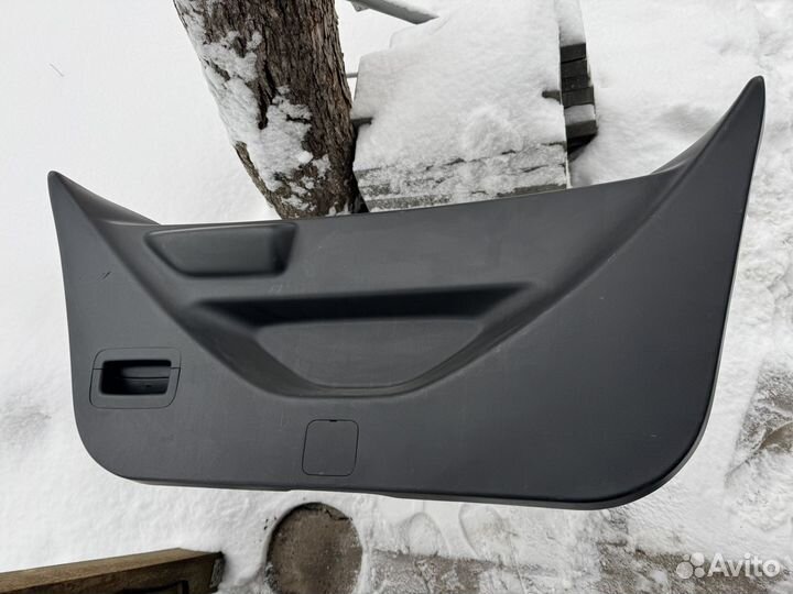 Обшивка задней двери