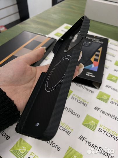 Чехлы из карбона на iPhone 15 Pro Max / 15 Pro