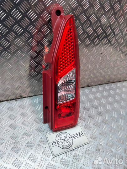 Фонарь задний правый Peugeot Partner 1.6