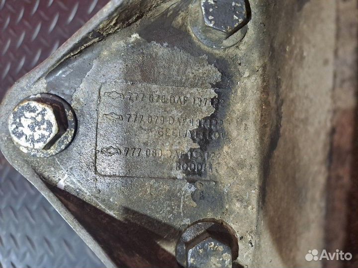 Кронштейн крыла заднего