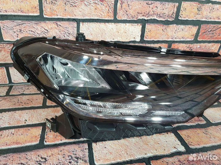 Фара передняя правая volkswagen polo 6