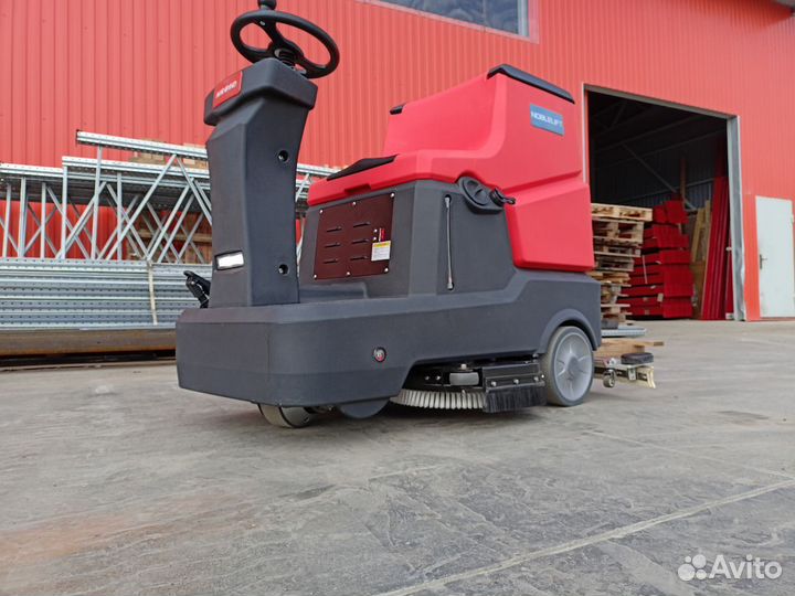 Cамоходная поломоечная машина серии NR810