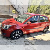 Ford Fiesta 1.6 AT, 2006, 225 000 км, с пробегом, цена 595 000 руб.