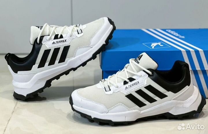 Кроссовки Adidas