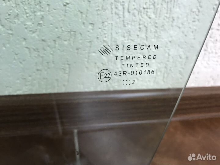 Стекло боковое Лада Веста