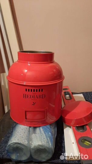 Банка красная новая для весового чая