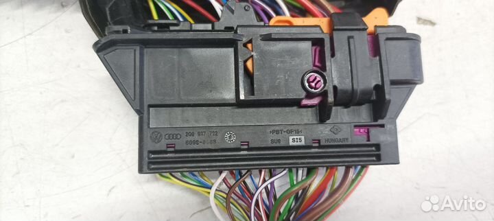 Разъем двери передней VAG