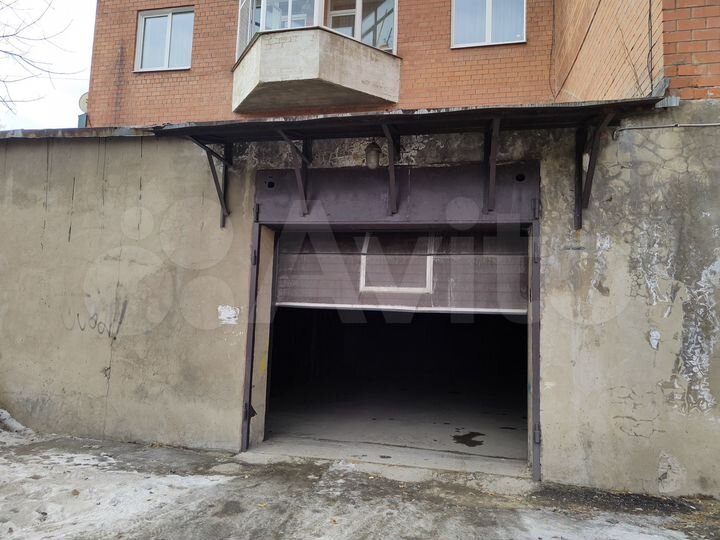 Гараж, > 30 м²