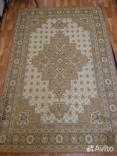 Ковер шерстяной